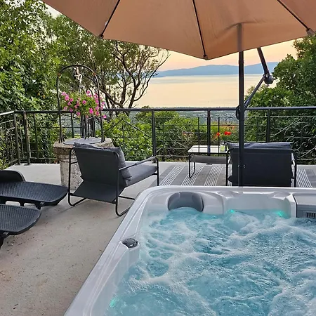 Lipa - Hreljin, Crikvenica S Jacuzzijem I Pogledom Na