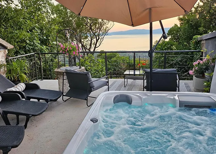 Lipa - Hreljin, Crikvenica S Jacuzzijem I Pogledom Na