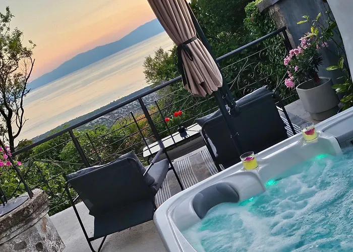 Lipa - Hreljin, Crikvenica S Jacuzzijem I Pogledom Na